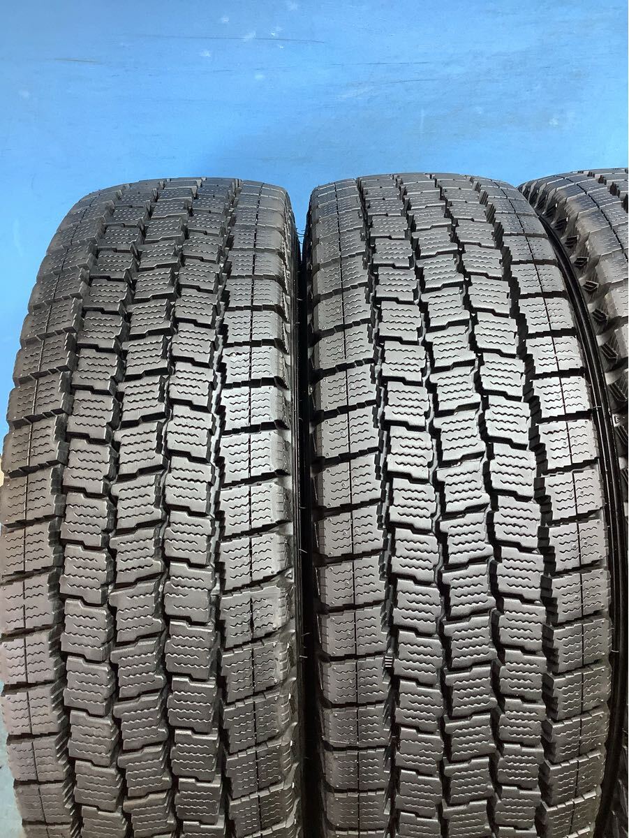 205/75/16 113/111L LT 2022年製　　グッドイヤー　ICE NAVI CARGO スタッドレスタイヤ トラック　　中古タイヤ６本　205/75r16_画像2