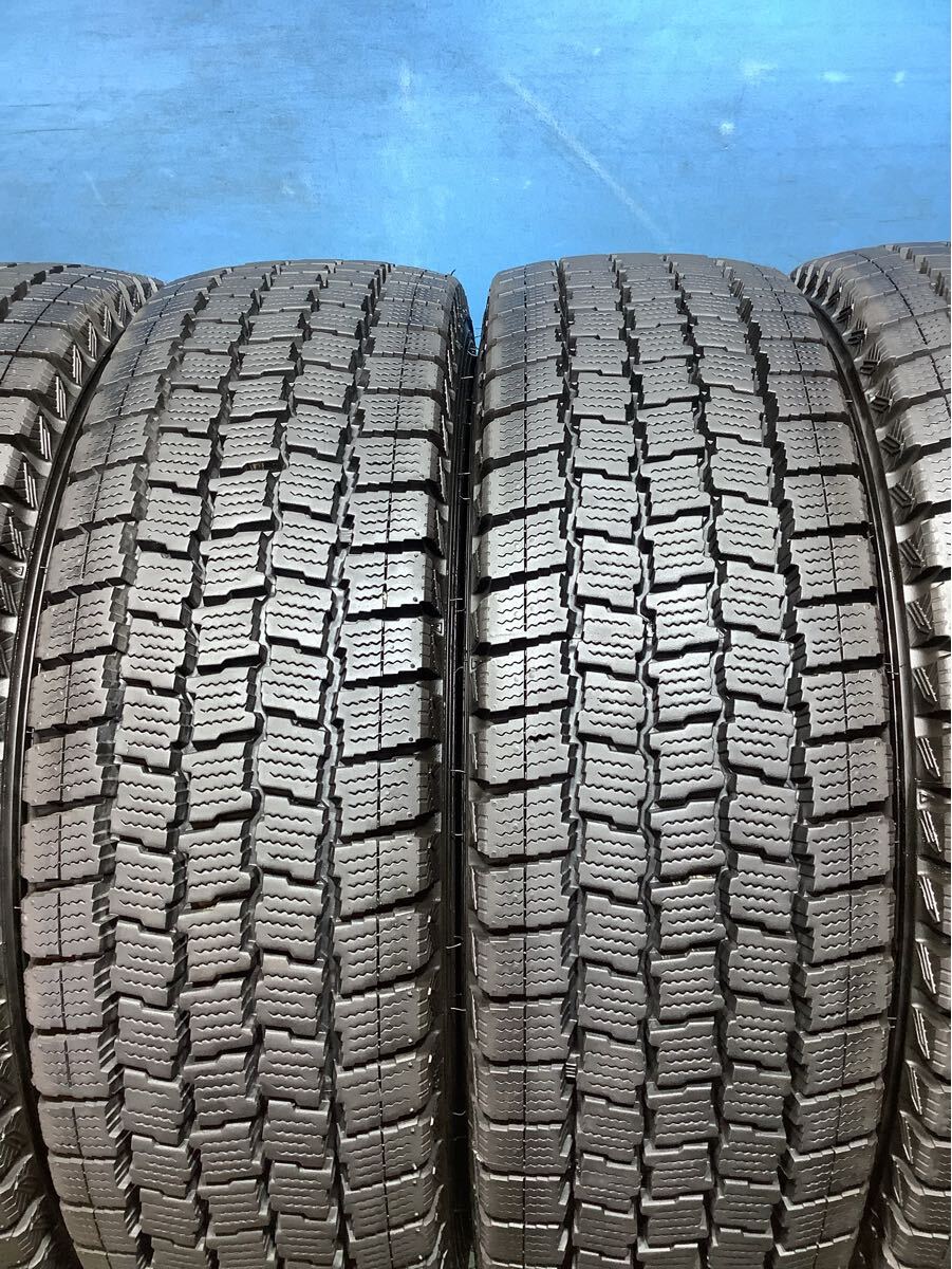 205/75/16 113/111L LT 2022年製　　グッドイヤー　ICE NAVI CARGO スタッドレスタイヤ トラック　　中古タイヤ６本　205/75r16_画像3