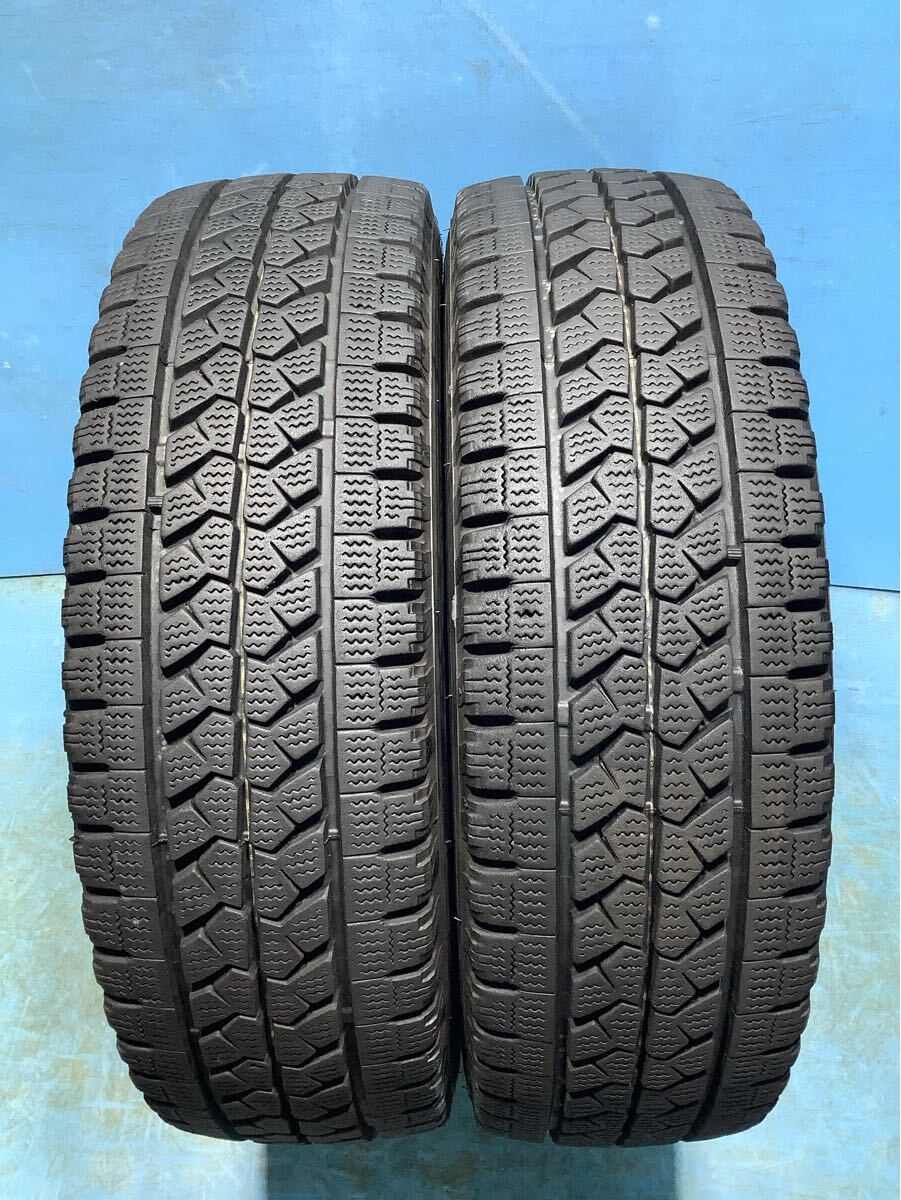 205/65R16 109/107L LT 2021年製　　 ブリヂストン BLIZZAK W979 中古タイヤ２本　　205/65/16 スタットレスタイヤ　　_画像1