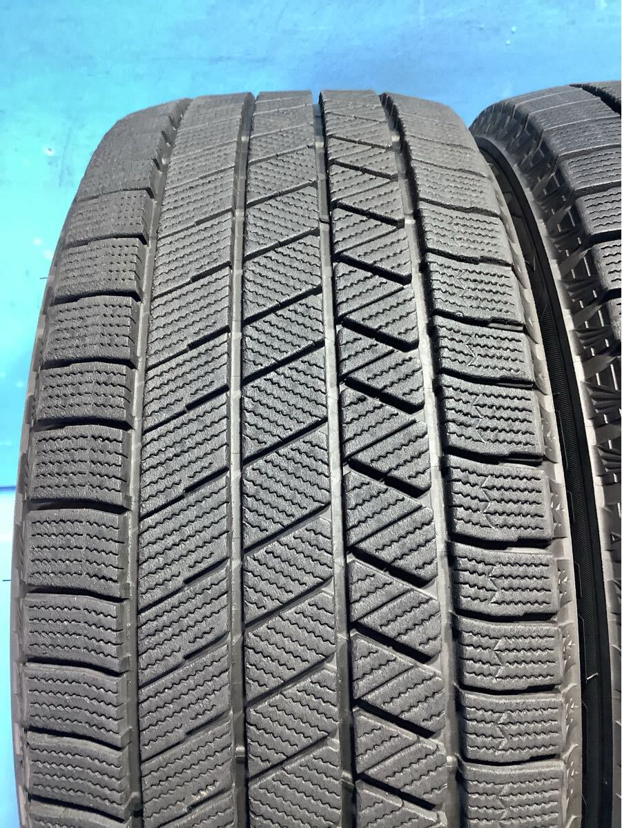 215/55R17 2022年製　 BRIDGESTONE BLIZZAK VRX3 中古タイヤ４本　215/55/17 スタッドレスタイヤ ブリヂストン 冬タイヤ_画像2