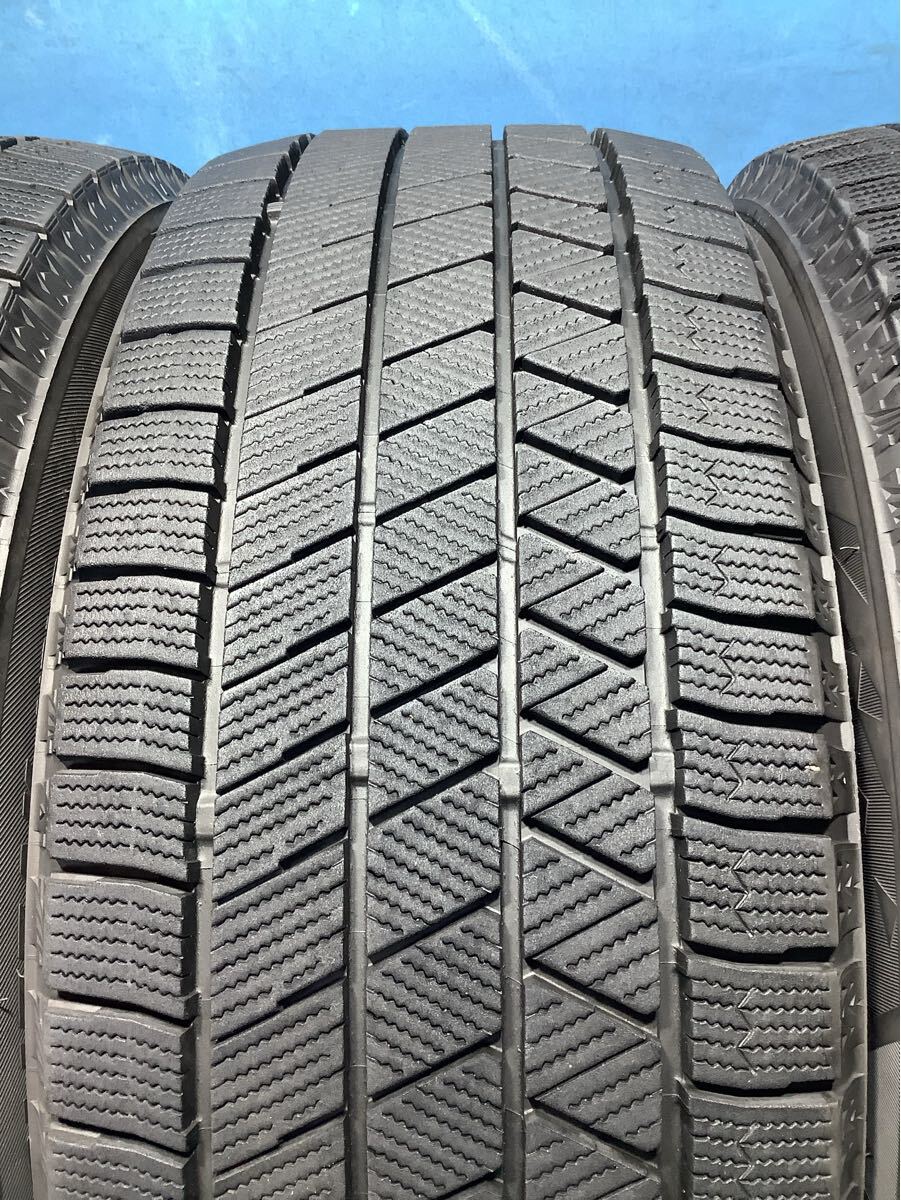215/55R17 2022年製　 BRIDGESTONE BLIZZAK VRX3 中古タイヤ４本　215/55/17 スタッドレスタイヤ ブリヂストン 冬タイヤ_画像4