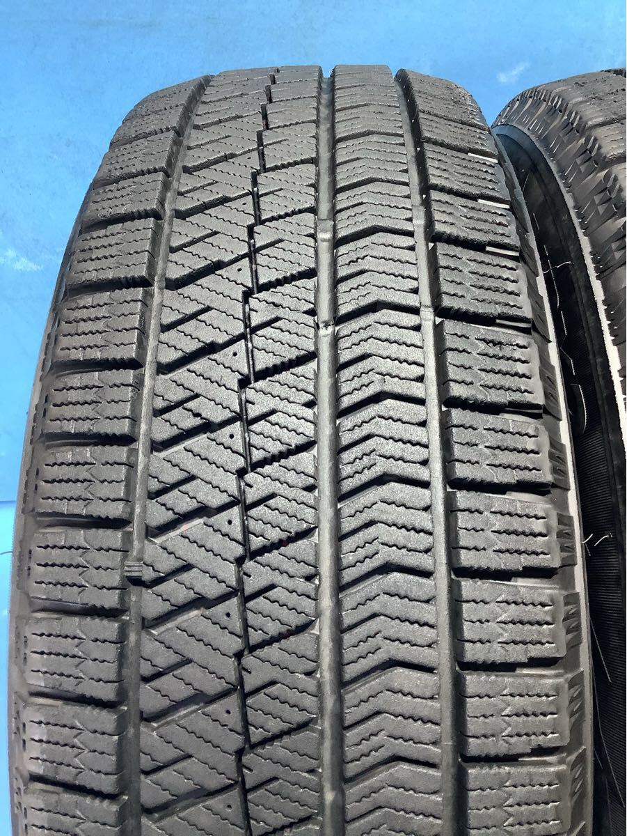 195/65/15 2020年製 ブリヂストン BLIZZAK VRX2 スタッドレスタイヤ 195/65/15 中古タイヤ4本 冬タイヤ_画像2