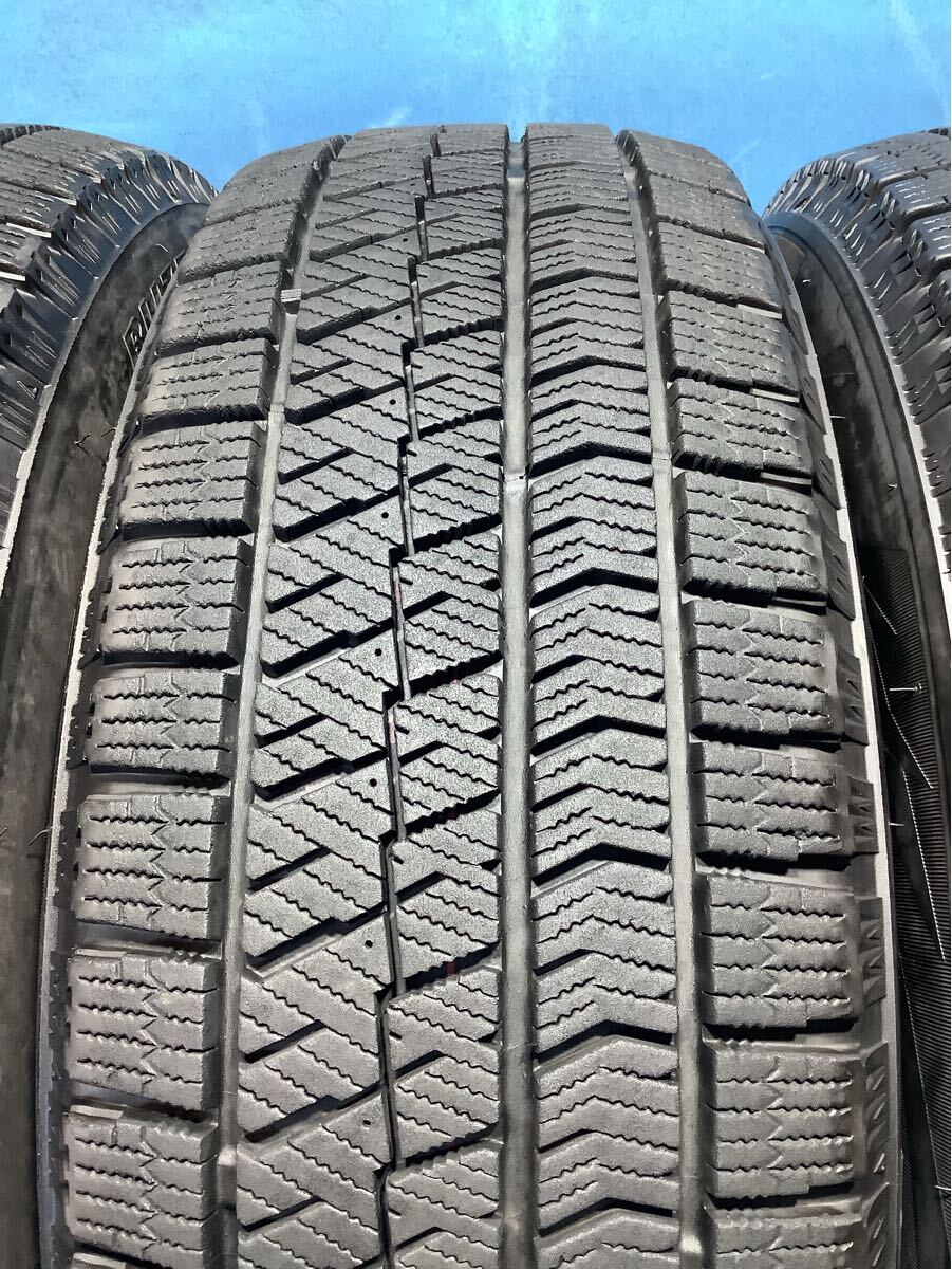 195/65/15 2020年製 ブリヂストン BLIZZAK VRX2 スタッドレスタイヤ 195/65/15 中古タイヤ4本 冬タイヤ_画像3