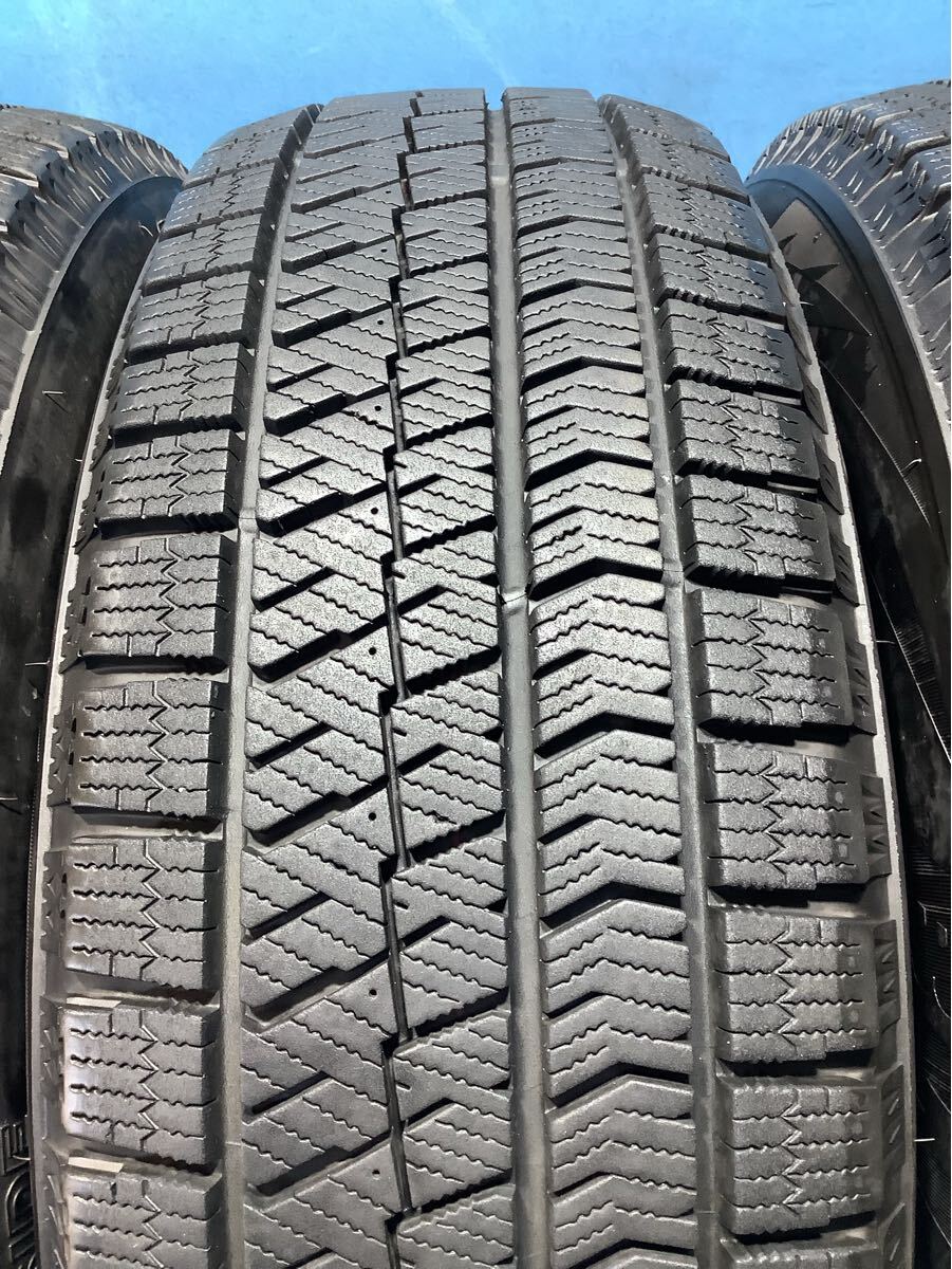 195/65/15 2020年製 ブリヂストン BLIZZAK VRX2 スタッドレスタイヤ 195/65/15 中古タイヤ4本 冬タイヤ_画像4