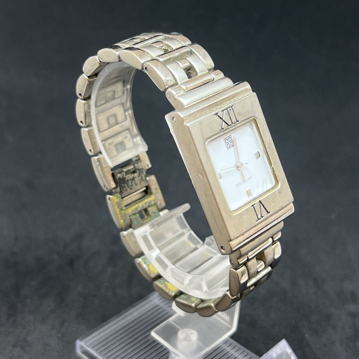 T2436 GIVENCHY ジバンシイ 腕時計 スクエア クォーツ 不動 シルバー_画像3