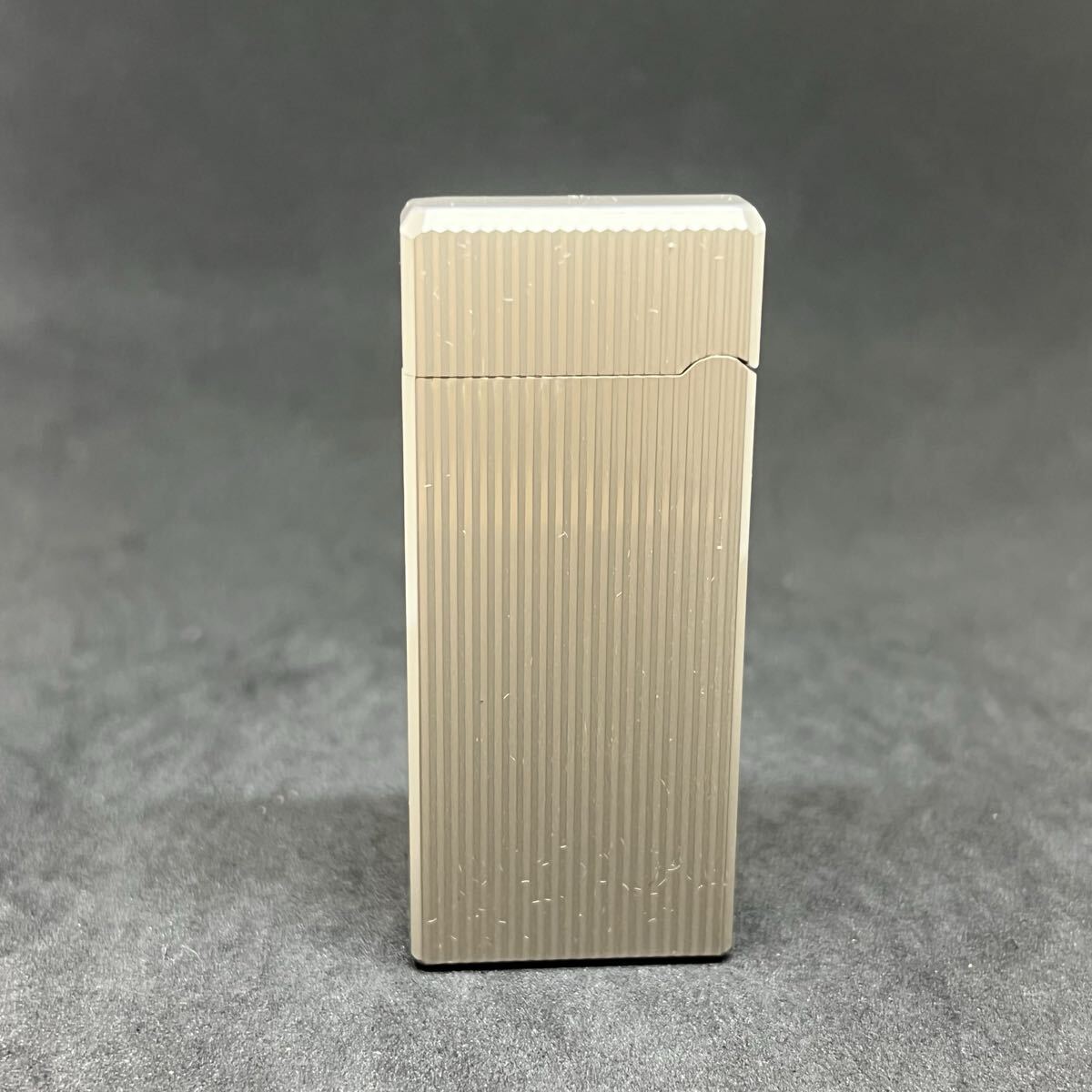 T2467 GIVENCHY ジバンシィ 喫煙具 ガスライター ライター ローラー ケース付き_画像4