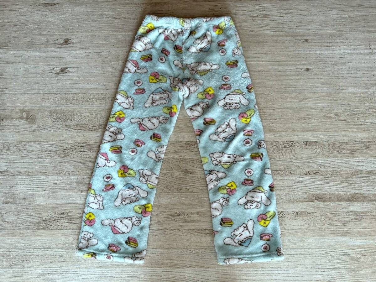 USED　サンリオ　シナモンロール　もこもこパジャマ　冬用パジャマ　１３０サイズ　120_画像4