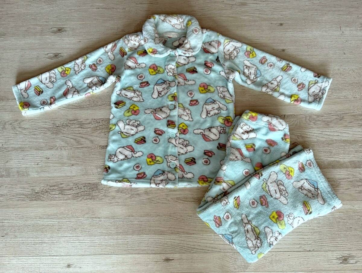 USED　サンリオ　シナモンロール　もこもこパジャマ　冬用パジャマ　１３０サイズ　120_画像1