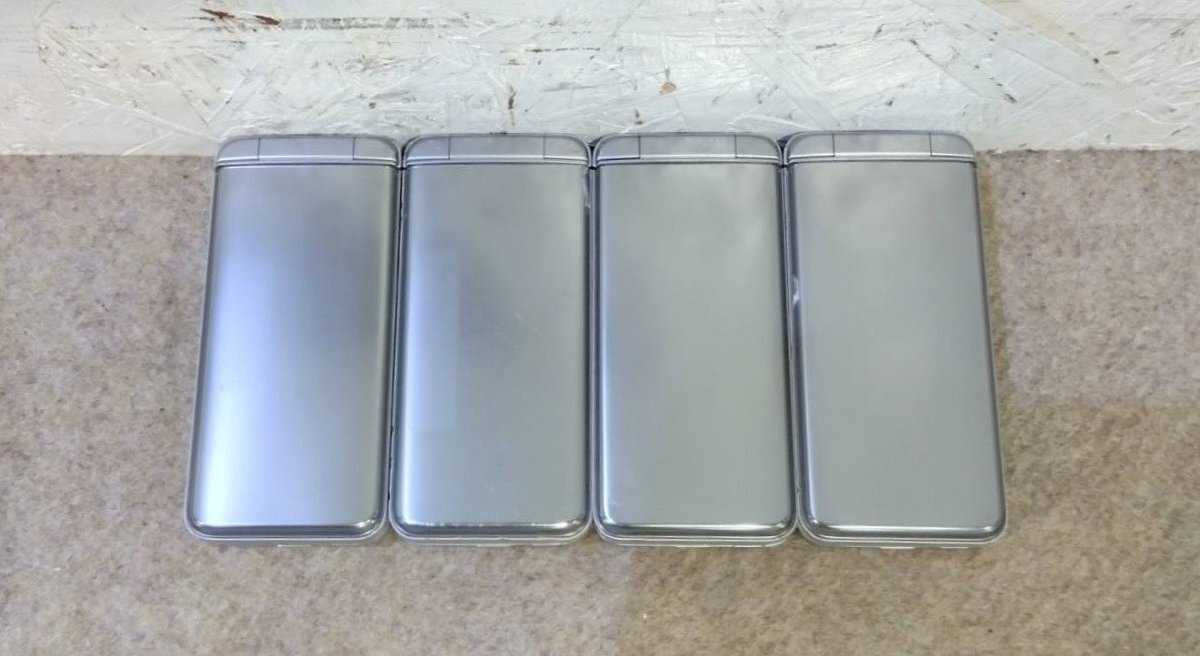 4台セット☆ 京セラ DIGNO ガラケー/ケータイ3 NP902KC 利用制限〇 折りたたみ type-C 防水/防塵/耐衝撃 携帯電話 Softbank_画像3