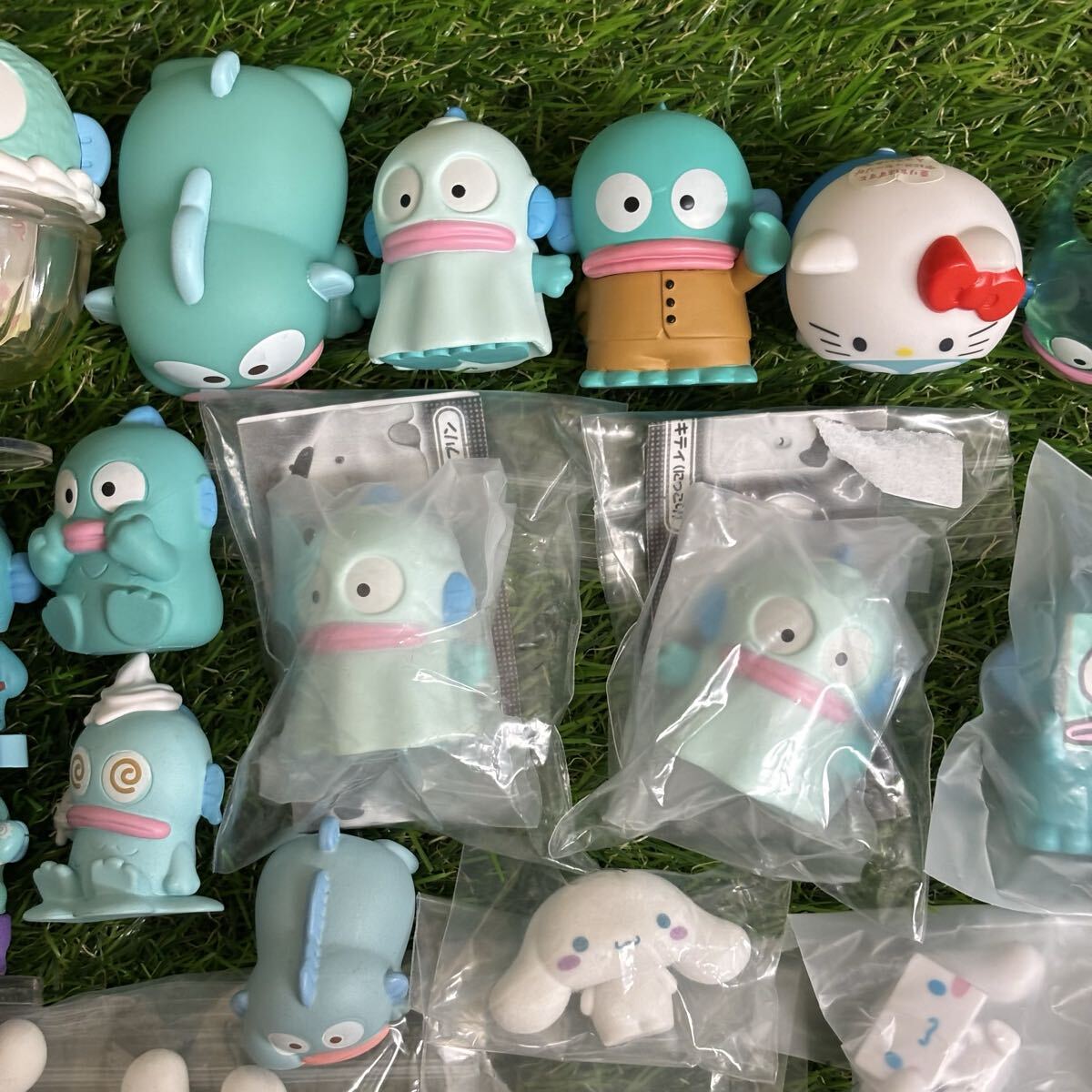 2813　サンリオ グッズ まとめ売り セット フィギュア マスコット ソフビ シナモロール ハンギョドン マイメロディ ハローキティ クロミ 他_画像3