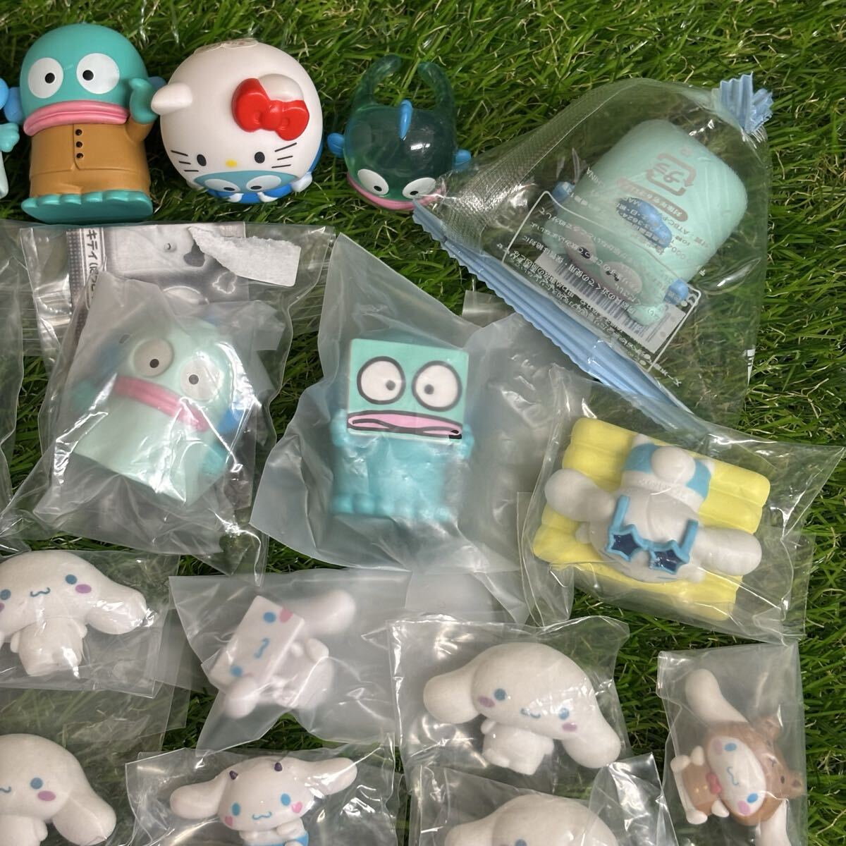 2813　サンリオ グッズ まとめ売り セット フィギュア マスコット ソフビ シナモロール ハンギョドン マイメロディ ハローキティ クロミ 他_画像4