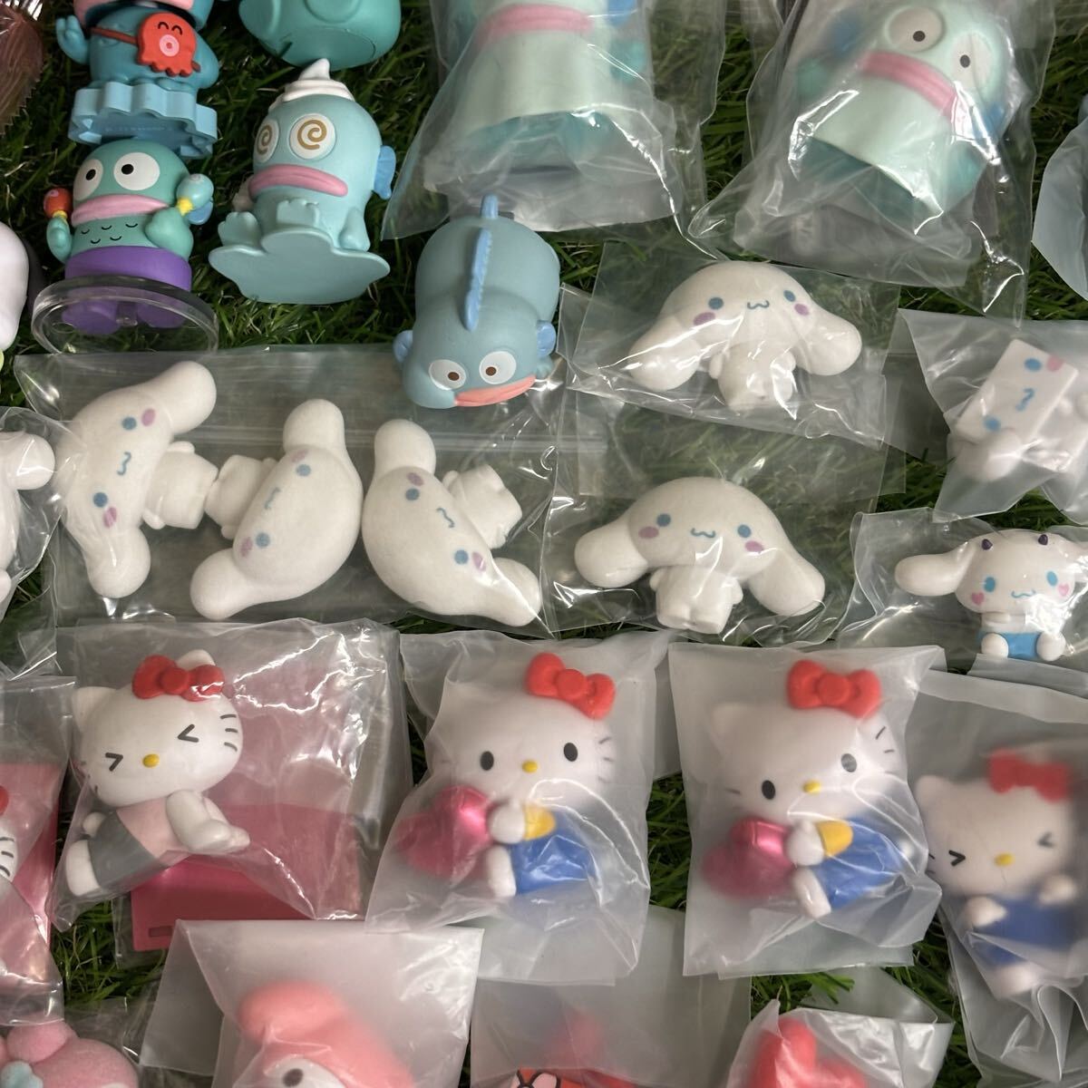 2813　サンリオ グッズ まとめ売り セット フィギュア マスコット ソフビ シナモロール ハンギョドン マイメロディ ハローキティ クロミ 他_画像6