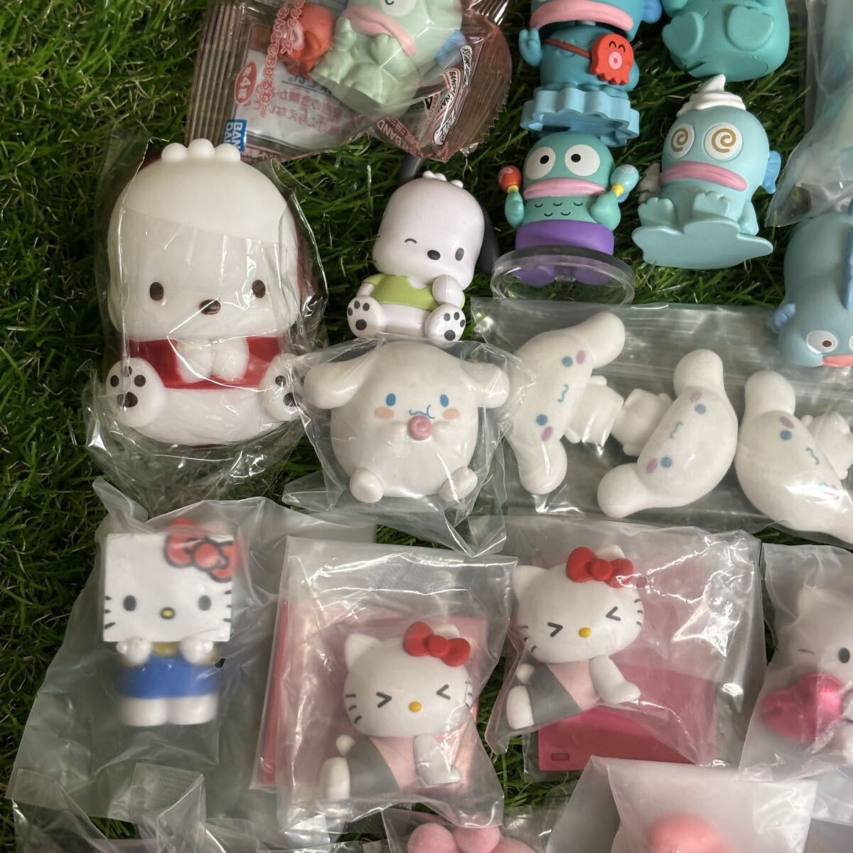 2813　サンリオ グッズ まとめ売り セット フィギュア マスコット ソフビ シナモロール ハンギョドン マイメロディ ハローキティ クロミ 他_画像7