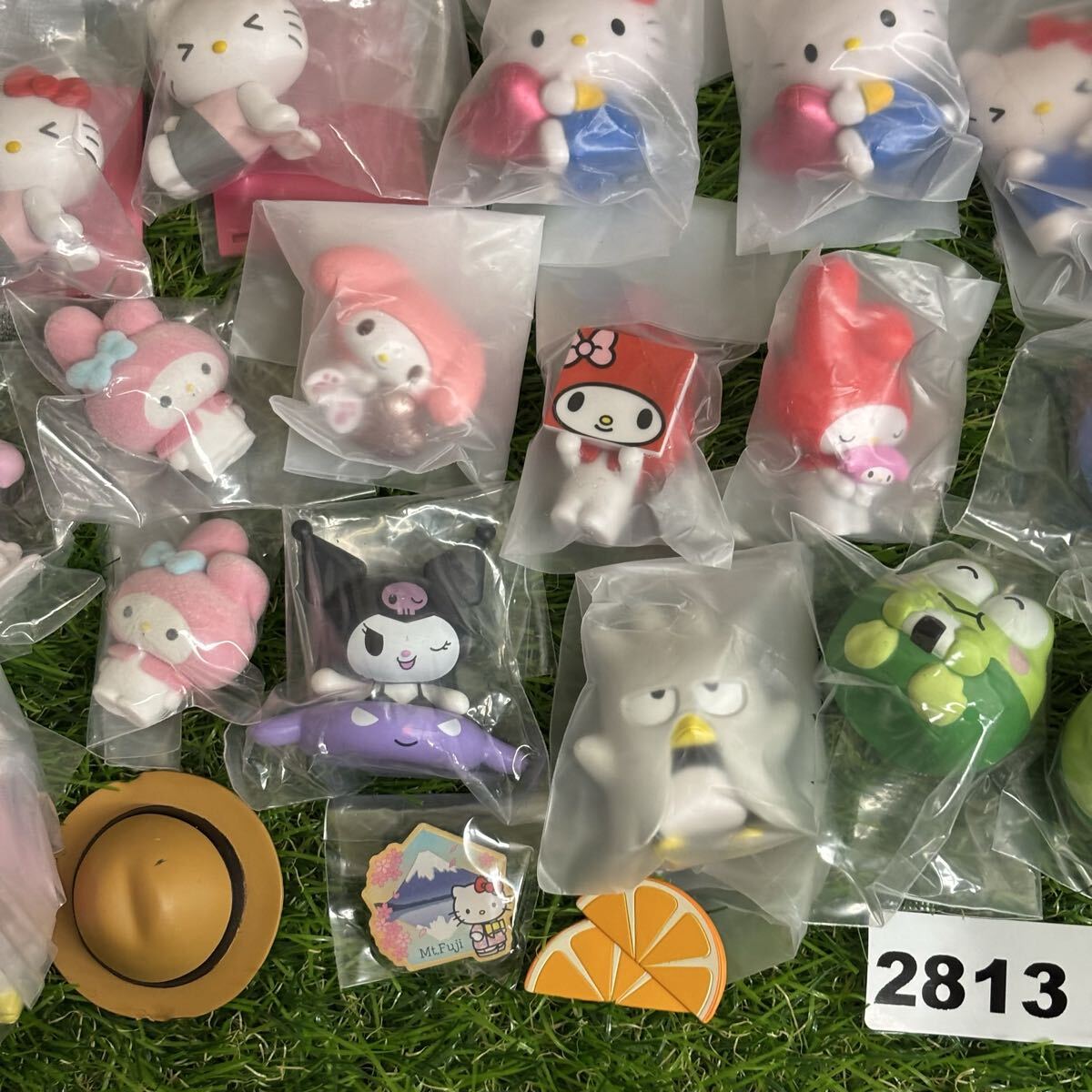 2813　サンリオ グッズ まとめ売り セット フィギュア マスコット ソフビ シナモロール ハンギョドン マイメロディ ハローキティ クロミ 他_画像9