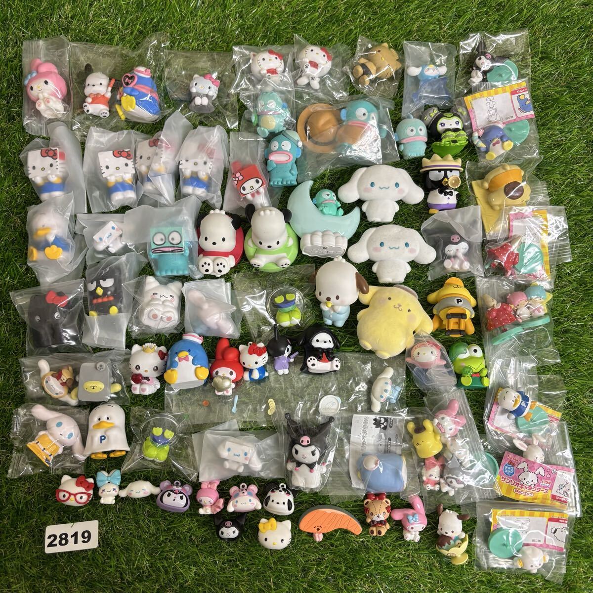 2819　サンリオ グッズ セット まとめ売り フィギュア ソフビ マスコット ハローキティ マイメロディ クロミ ポムポムプリン シナモロール_画像1