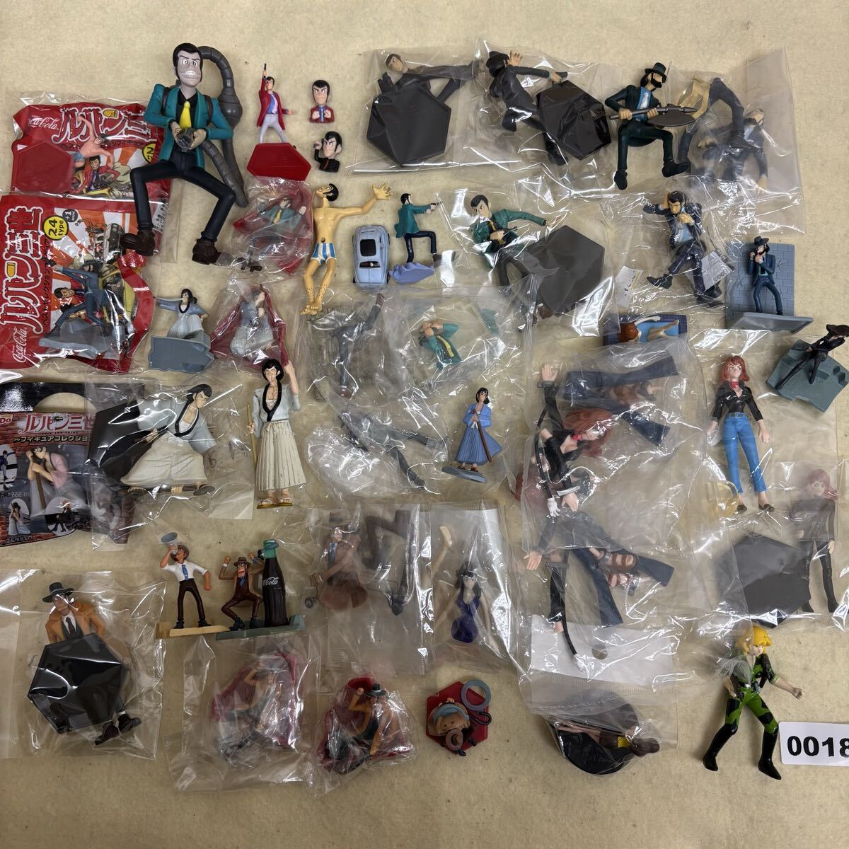 0018 ルパン3世　ボトルキャップ　次元大介　峰不二子　石川五ェ門　銭形警部　食玩まとめ売り ミニフィギュア ガチャガチャ グッズ_画像1