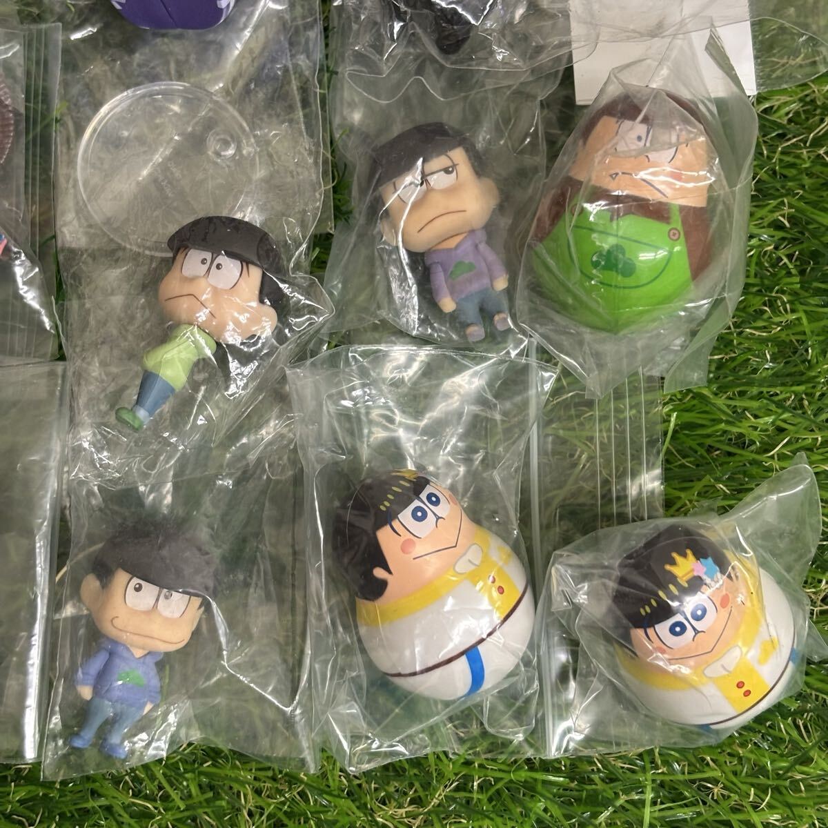 2910　おそ松さん グッズ まとめ売り セット フィギュア おそ松 カラ松 チョロ松 十四松 一松 トド松 松にも衣装 ヌードルのっけ松 他_画像3