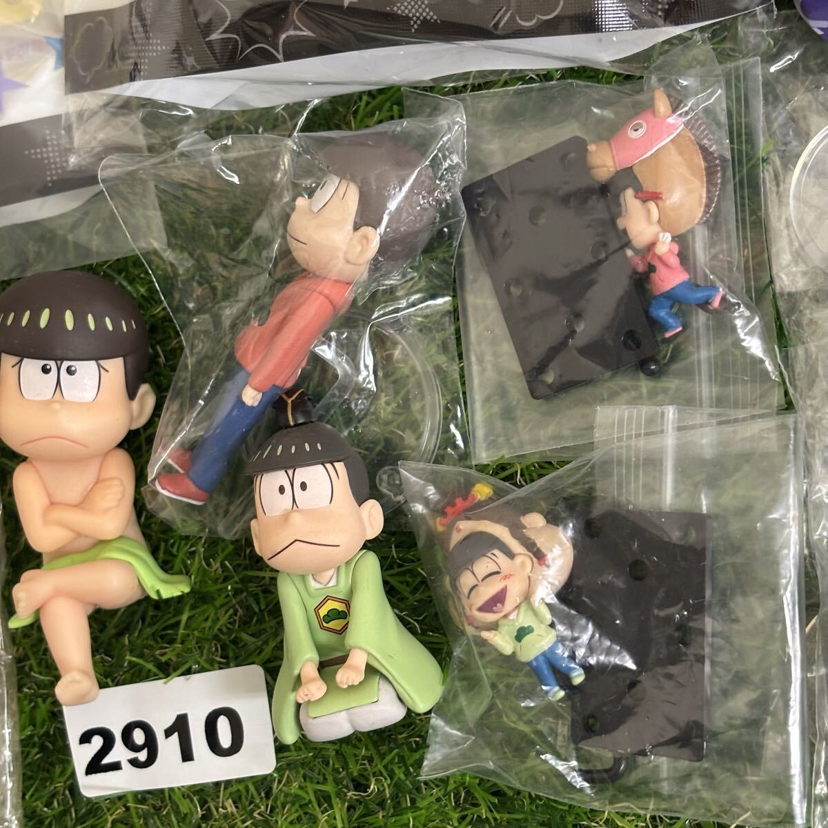 2910　おそ松さん グッズ まとめ売り セット フィギュア おそ松 カラ松 チョロ松 十四松 一松 トド松 松にも衣装 ヌードルのっけ松 他_画像4