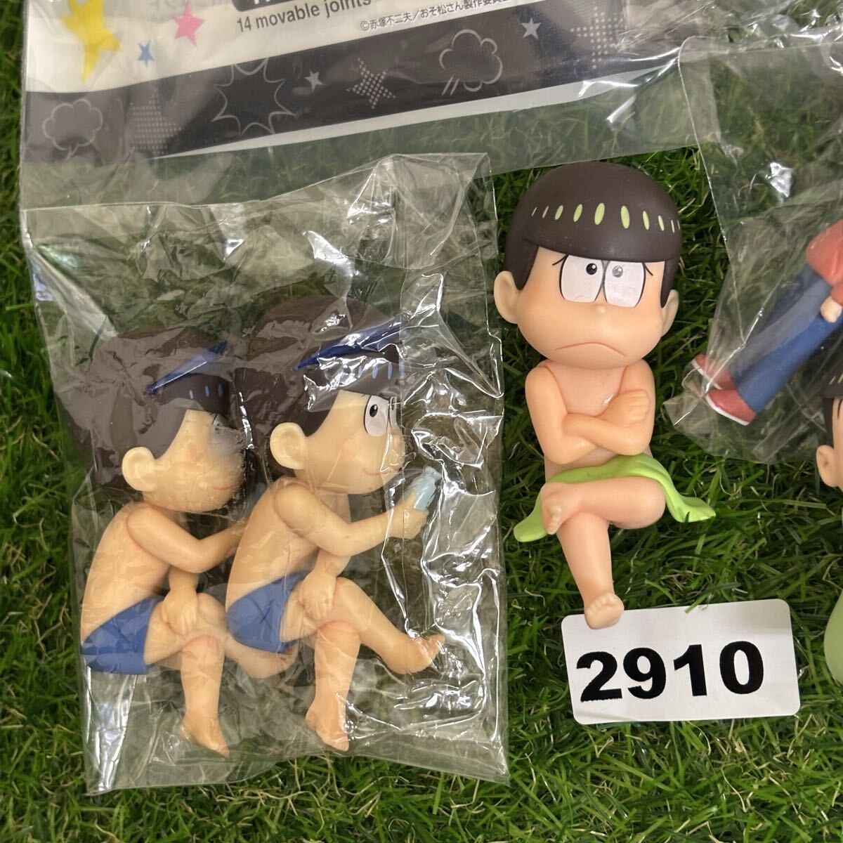 2910　おそ松さん グッズ まとめ売り セット フィギュア おそ松 カラ松 チョロ松 十四松 一松 トド松 松にも衣装 ヌードルのっけ松 他_画像5