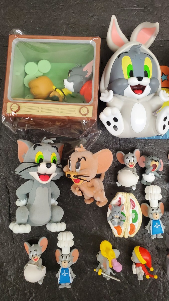 3334 Tom and Jerry фигурка суммировать комплект мини фигурка tom& gachapon ga коричневый комплект fancy серия смешанные товары комплект 