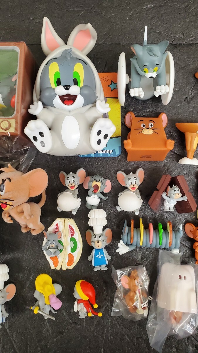 3334 Tom and Jerry фигурка суммировать комплект мини фигурка tom& gachapon ga коричневый комплект fancy серия смешанные товары комплект 