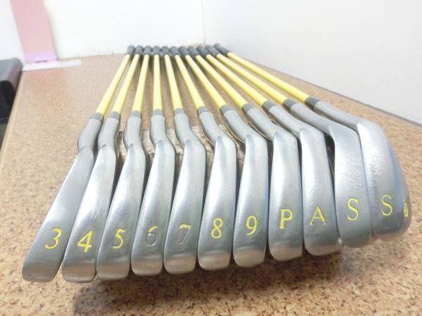 名器♪三浦技研 ミウラ MG CB-2001 SW-57B SW-57A FORGED / 3～9.P.A.S.S アイアン 11本 カーボンシャフト VIC’EVER FLEX-? 中古品♪Y0502_画像2