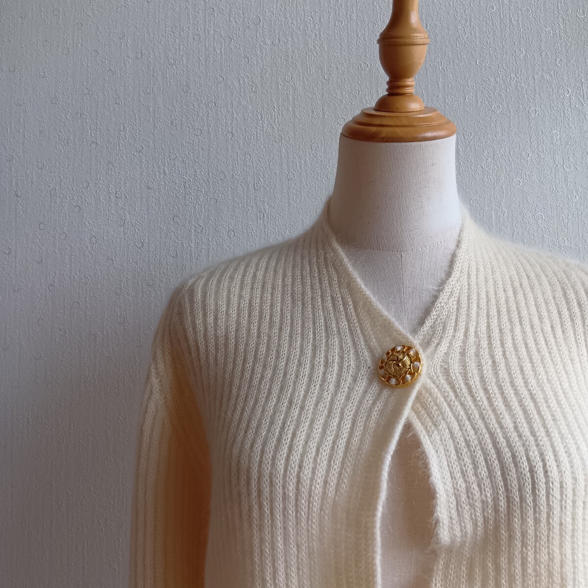 銀座 WAKO　ニットカーディガン　金ボタン　ウール　絹_画像1