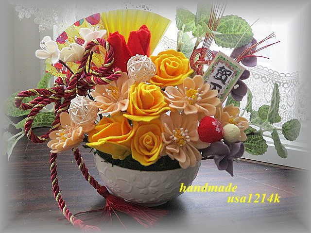 艶やか黄色薔薇&チューリップ♪お正月置物お花飾り♪ハンドメイド♪フェルトで作ったお花たち♪お正月飾り♪_画像1