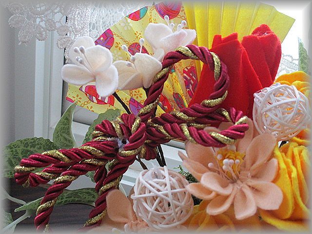 艶やか黄色薔薇&チューリップ♪お正月置物お花飾り♪ハンドメイド♪フェルトで作ったお花たち♪お正月飾り♪_画像5