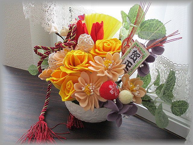 艶やか黄色薔薇&チューリップ♪お正月置物お花飾り♪ハンドメイド♪フェルトで作ったお花たち♪お正月飾り♪_画像7