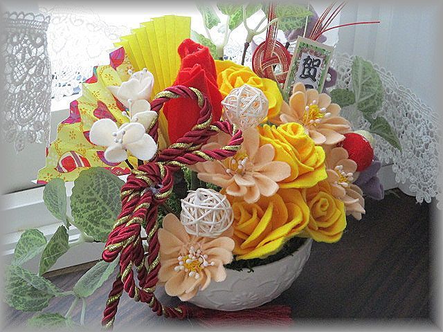 艶やか黄色薔薇&チューリップ♪お正月置物お花飾り♪ハンドメイド♪フェルトで作ったお花たち♪お正月飾り♪_画像9