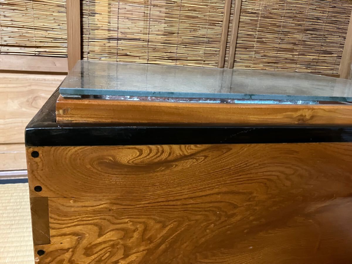 長火鉢 アンティーク 檜 五徳付 引き出し付 ガラス板付 職人の方に作って頂きました。骨董品_画像7