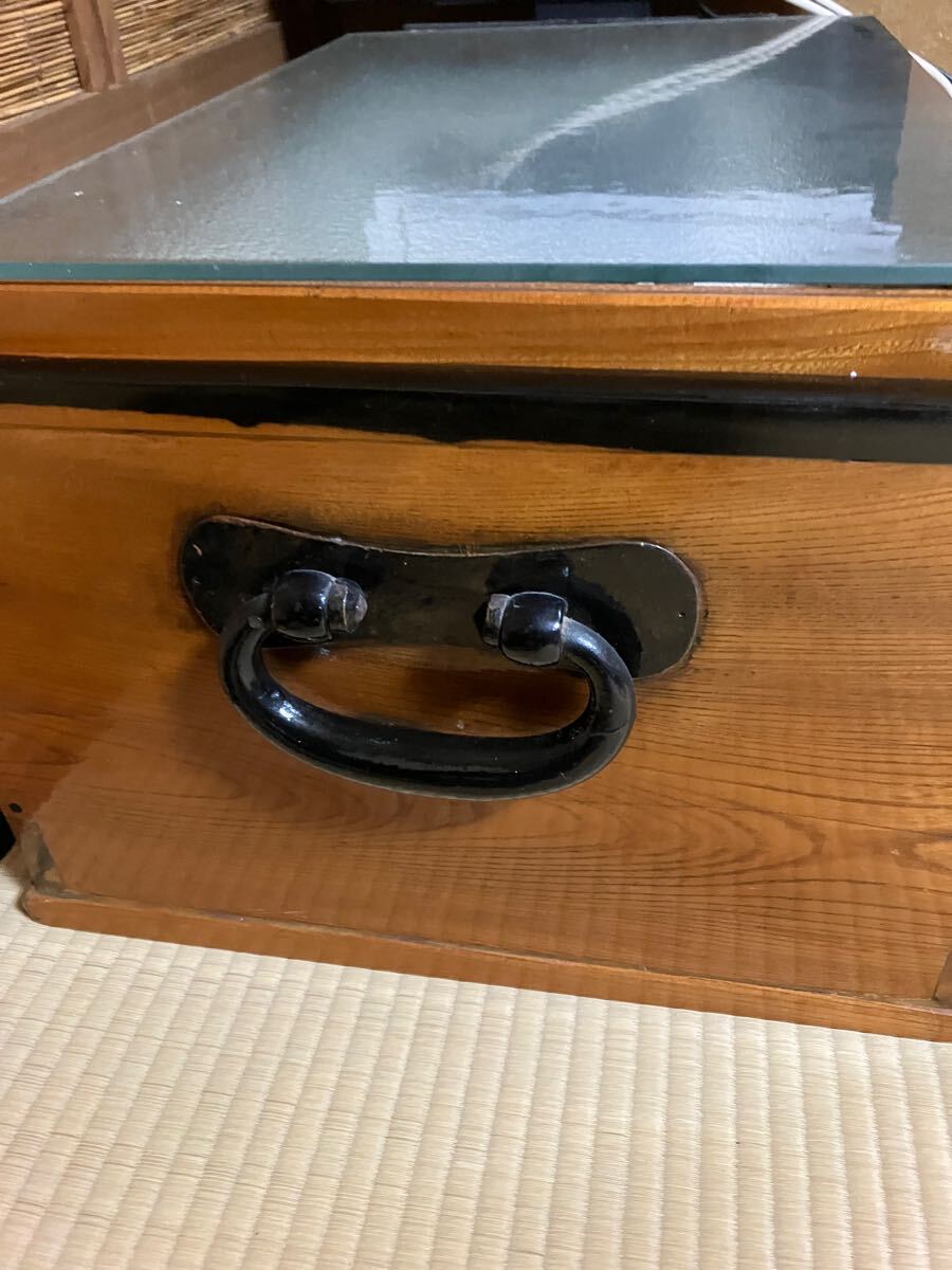 長火鉢 アンティーク 檜 五徳付 引き出し付 ガラス板付 職人の方に作って頂きました。骨董品_画像8