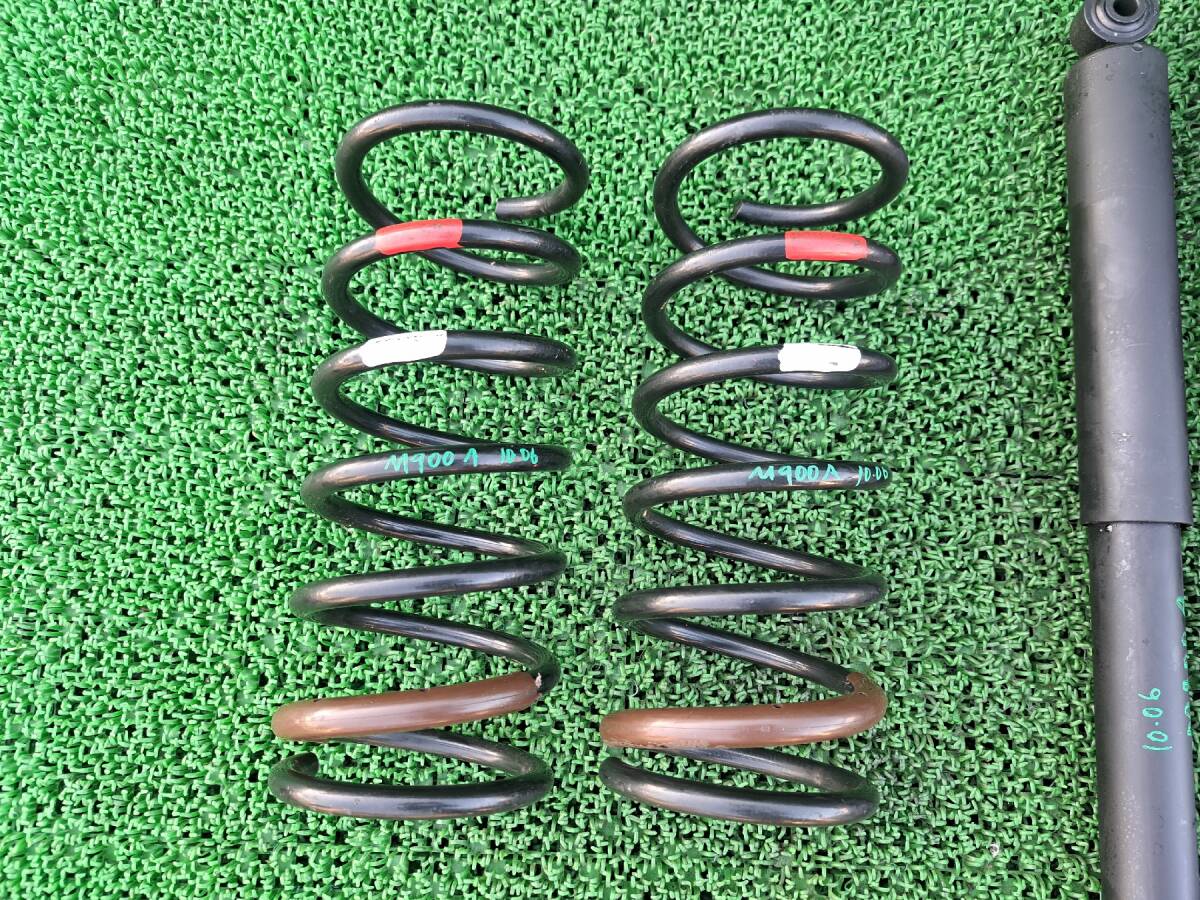 1006　トヨタ ルーミー M900A 純正 サスペンション 1台分 フロント ストラット 左右 リアショックアブソーバー スプリングバネ 右 左_画像3