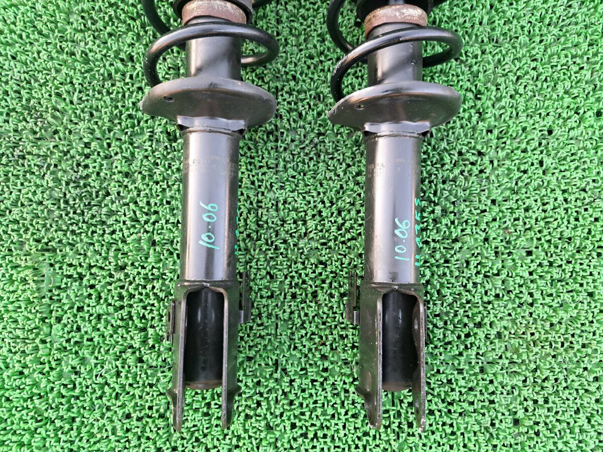 1006　スズキ アルト HA35S 純正 フロント ストラット 左右セット F サスペンション 左 右_画像3