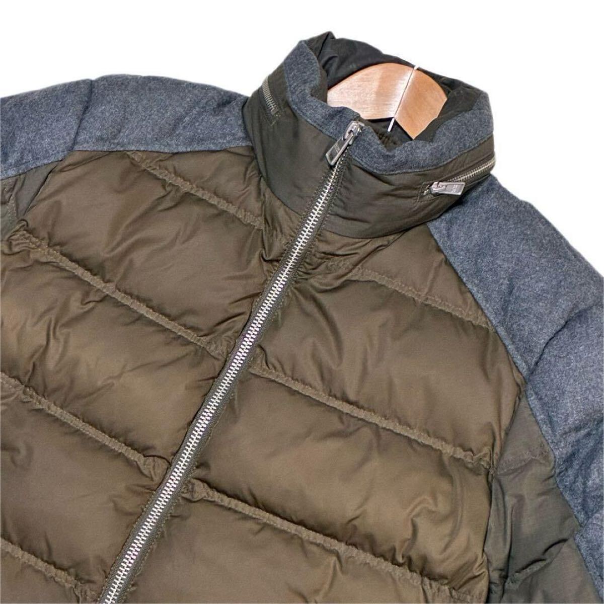 美品 Mサイズ相当 HUGO BOSS ヒューゴボス ダウンジャケット デニム切替 フード収納　ロゴワッペン カーキ 46 ダックダウン80% フェザー20%_画像3