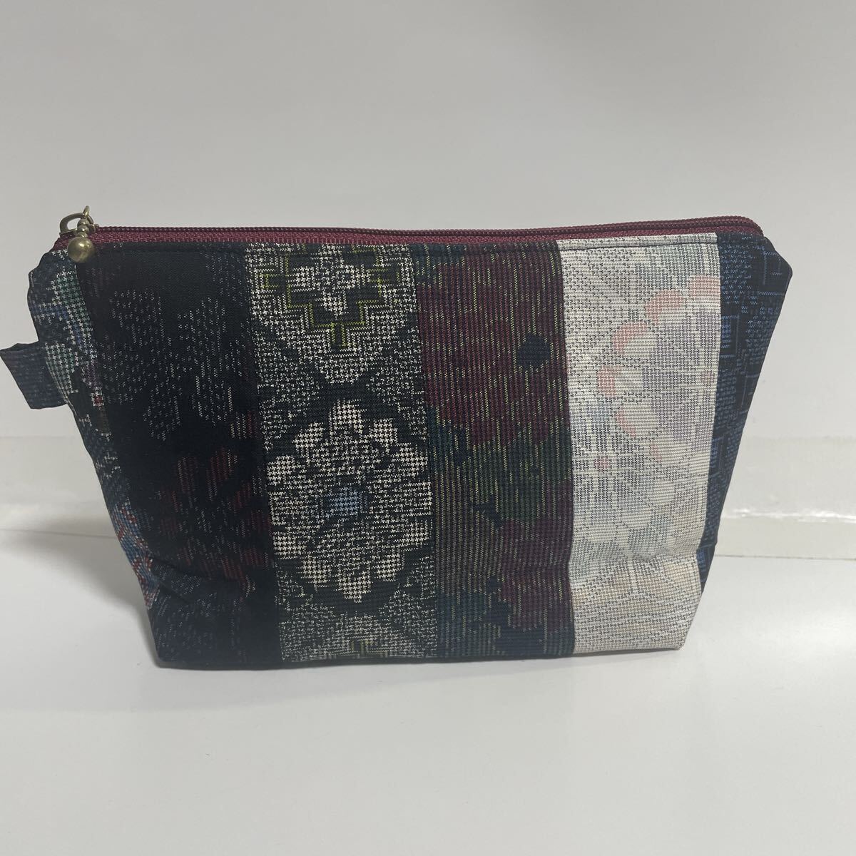 ◇コスメポーチ◇高さ12×横20×マチ6　正絹 本場大島紬 パッチワーク♪b_画像1