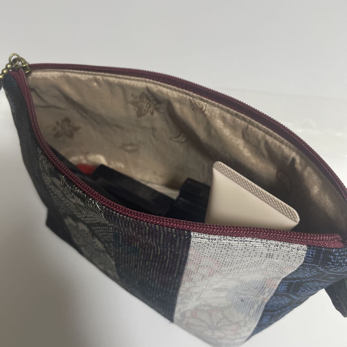 ◇コスメポーチ◇高さ12×横20×マチ6　正絹 本場大島紬 パッチワーク♪b_画像4