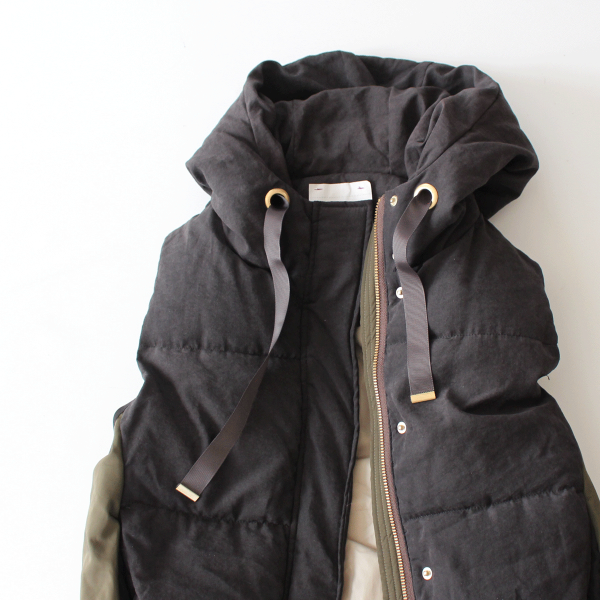 Wrapin nine 9ラッピンナイン★異素材切り替えバックフリル中綿フーディベスト★_画像3