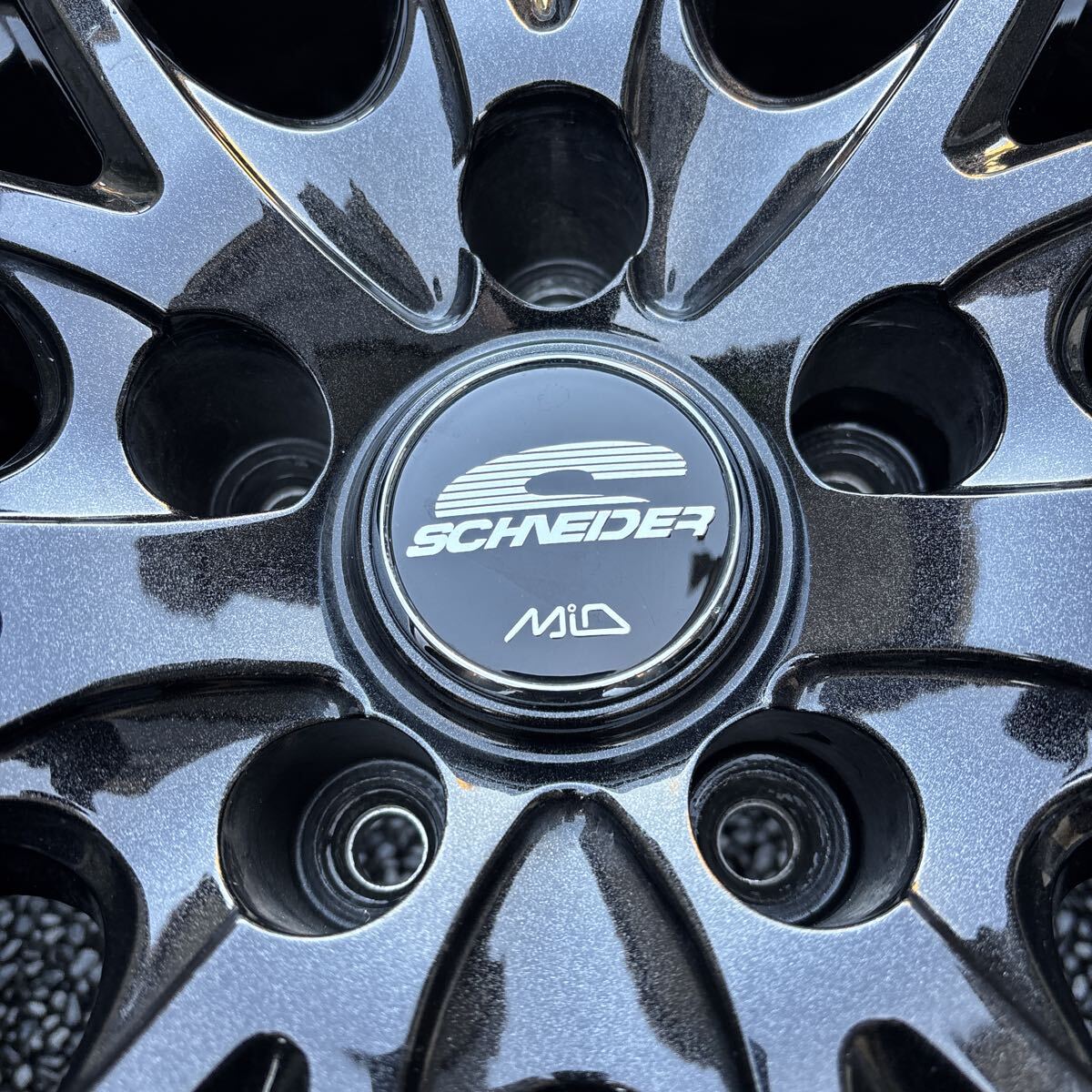 スタッドレスタイヤ ダンロップ５穴２０５／６０Ｒ１６_画像5