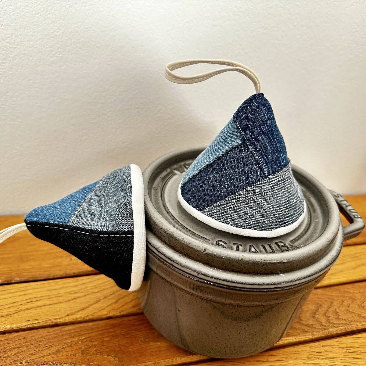 三角鍋つかみ★staubストウブホーロー鍋★ミトン★鍋つかみ★デニムリメイク　　_画像2