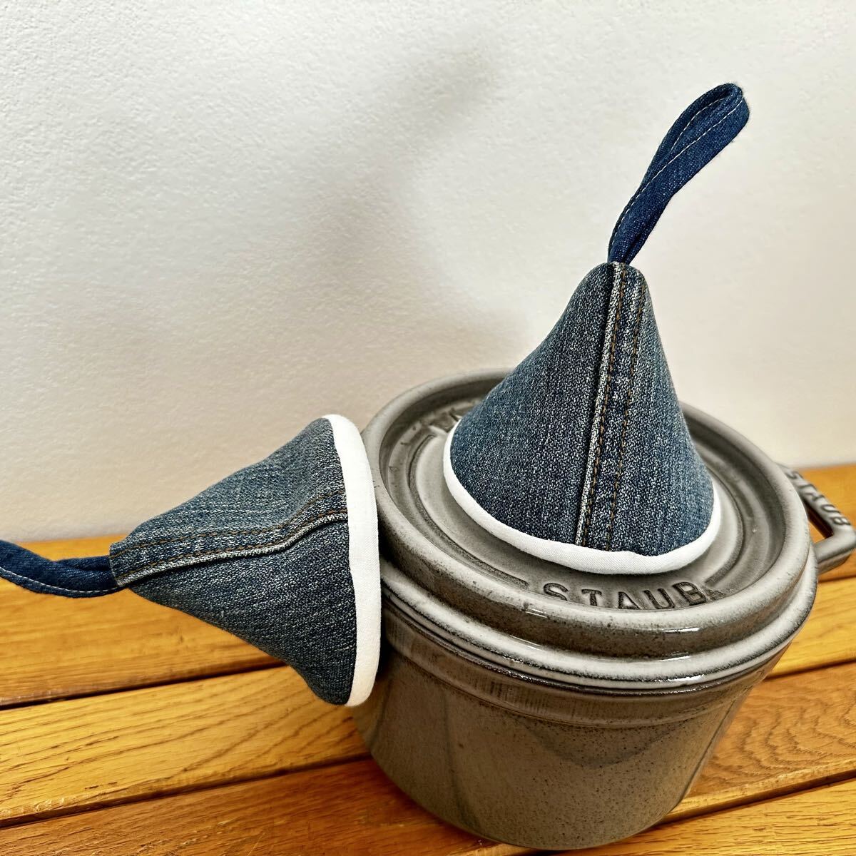 三角鍋つかみ★staubストウブホーロー鍋★ミトン★鍋つかみ★デニムリメイク　　　　_画像2