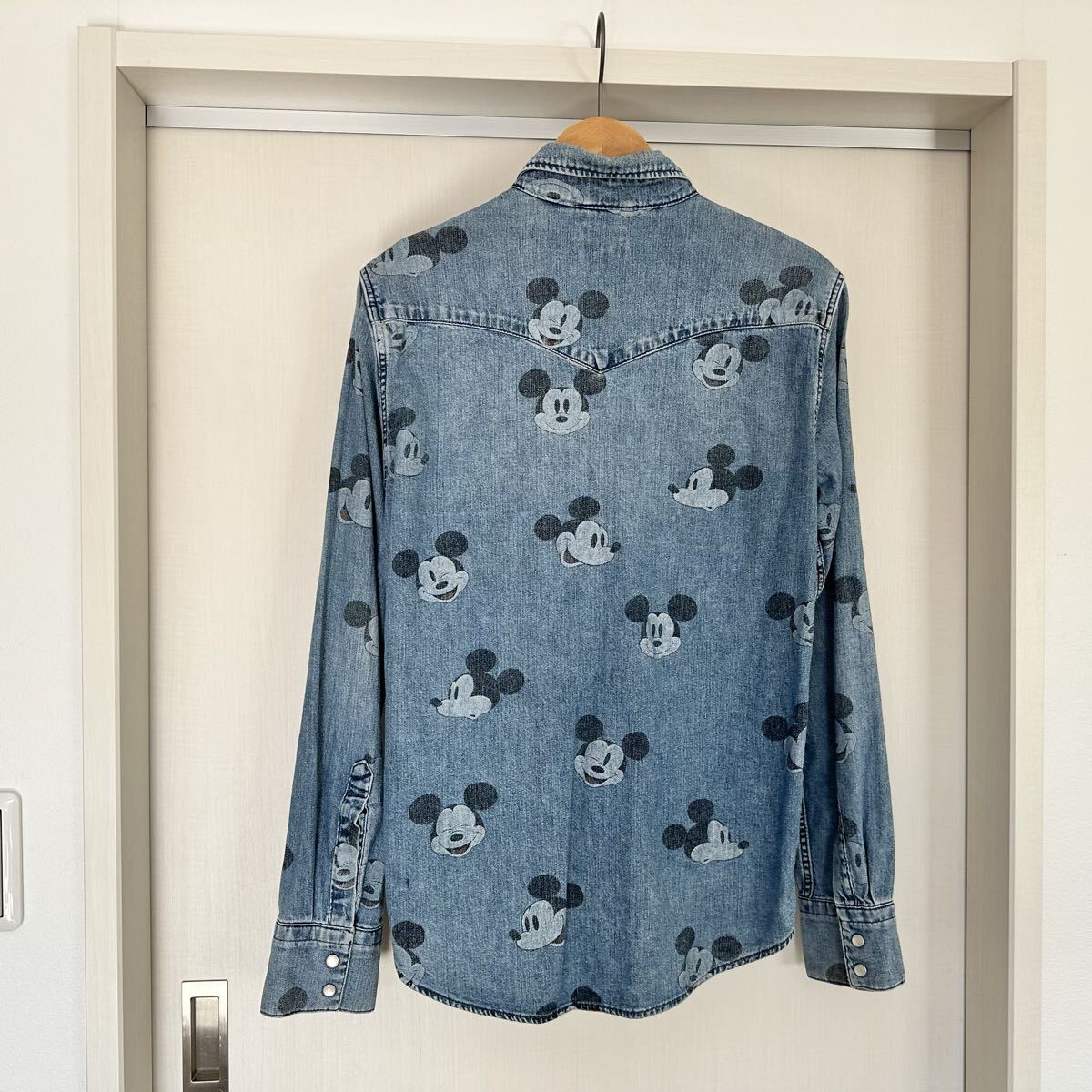 LEVI'S ミッキーマウス柄 デニムシャツ リーバイス 長袖シャツ ウエスタンシャツ_画像2