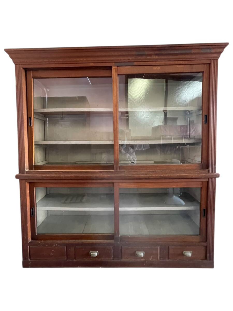 JS383 時代家具 大正時代 ゆらゆらガラス アンティーク 木製棚 食器棚 ガラス戸棚 高さ167cm 横159.5cm 奥行き43.5cm 取手一つ欠損_画像1