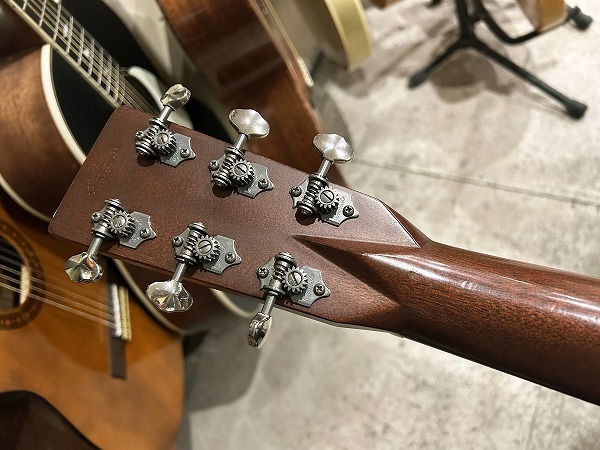 Martin D-28 Marquis 2008 год производства хороший 1930 годы битва передний specification . повторный на данный момент сделал высококлассный модель a Dillon Duck *sp Roo Stop первоклассный звук 