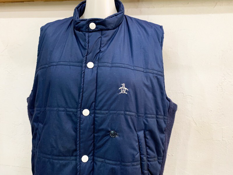 W1★MunsingWear/マンシングウェア ワンポイント刺繍中綿ベスト ネイビー レディースMサイズ ゴルフウェア 防寒 リブ切替 USED ★_画像2