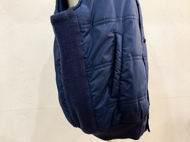 W1★MunsingWear/マンシングウェア ワンポイント刺繍中綿ベスト ネイビー レディースMサイズ ゴルフウェア 防寒 リブ切替 USED ★_画像5