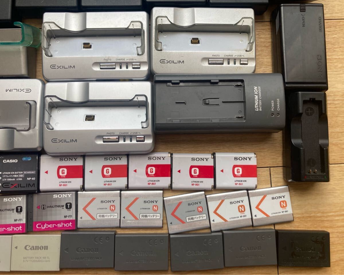キヤノン、オリンパス、SONY他：デジカメ・ビデオ・音楽Player充電器、バッテリー【約58個、ジャンク扱い】_画像5