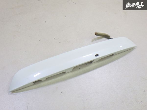 【実働外し】日産純正 E12 HE12 ノート バックドアガーニッシュ リアガーニッシュ ホワイトパール系 90810 3VA0H 即納 棚26-2_画像1