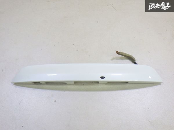 【実働外し】日産純正 E12 HE12 ノート バックドアガーニッシュ リアガーニッシュ ホワイトパール系 90810 3VA0H 即納 棚26-2_画像2